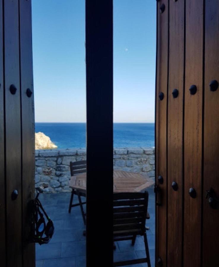Lalloudes Seaside Accommodation Exo Nimfion Eksteriør bilde